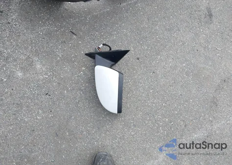 2018 Land Rover Range Rover Velar P250 S z USA, uszkodzony, nr VIN SALYB2RX8JA709160